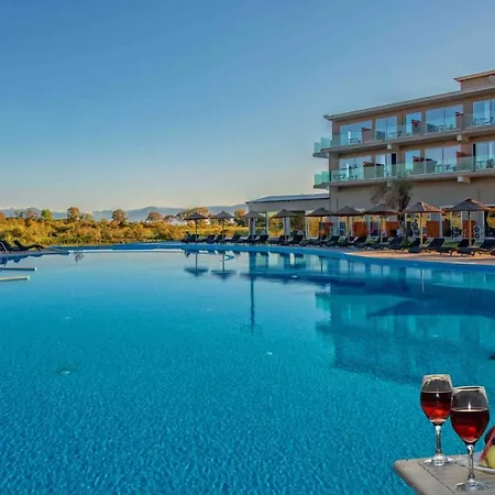 Laguna 4*